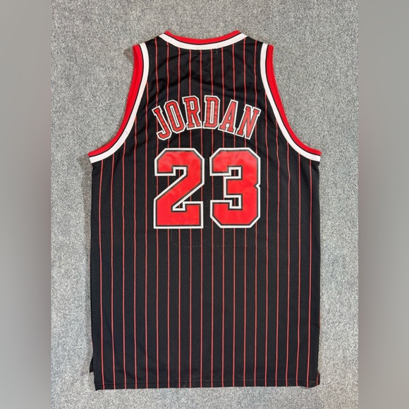 Vintage Chicago Bulls men’s Mitchell & Ness #23 Michael Jordan Jersey Size XL - Picture 6 of 10